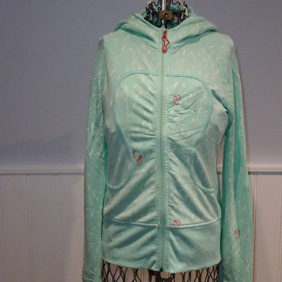 LAST CHANCE! MAKE AND OFFER!! LULULEMON Lightweight full zip top - horse pattern - Picture 1 of 4